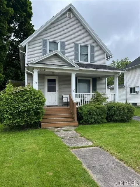 38 Drake St, Oakfield, NY 14125