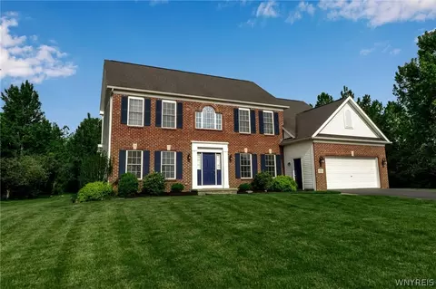 9230 Linwood Rd, Le Roy, NY 14482