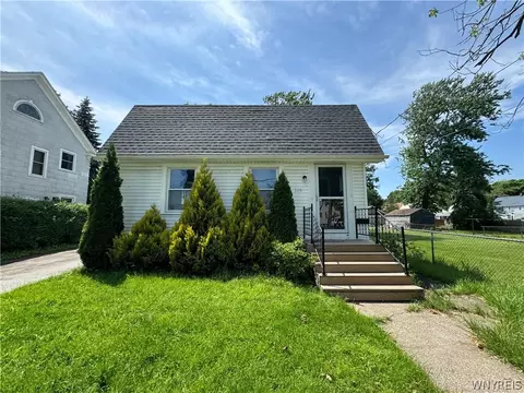 136 60th St, Niagara Falls, NY 14304