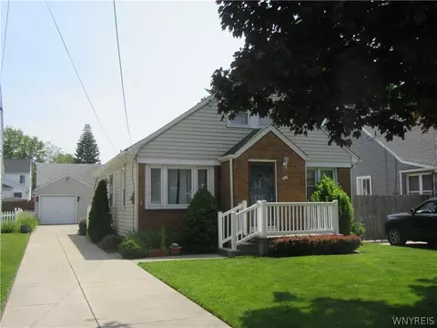 42 Brookside Dr, Buffalo, NY 14220