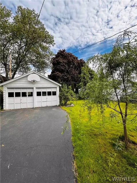 446 Hurstbourne Rd, Irondequoit, NY 14609 photo 4