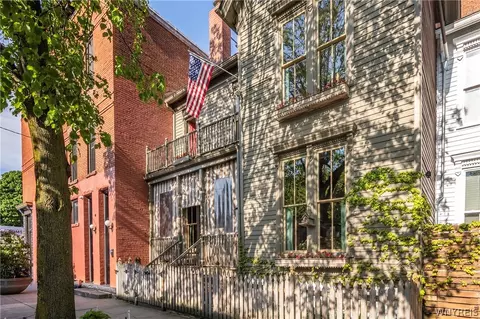 81 College St, Buffalo, NY 14201