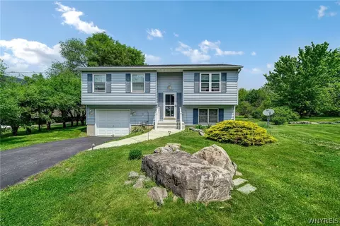 11704 Nice Rd, Newstead, NY 14001