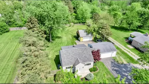 492 Aurora St, Lancaster, NY 14086 photo 13