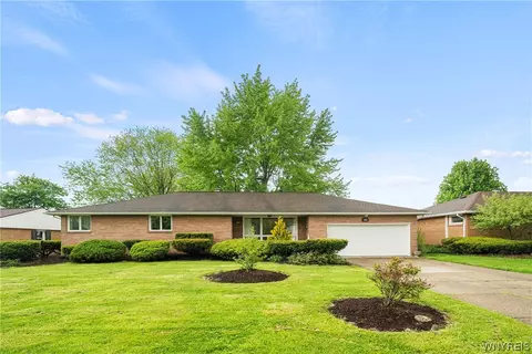 124 Redwood, Amherst, NY 14221