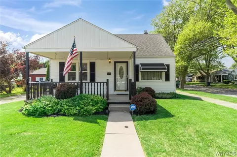 498 79th St, Niagara Falls, NY 14304