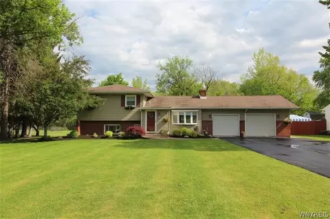9516 Keller Rd, Clarence Center, NY 14032