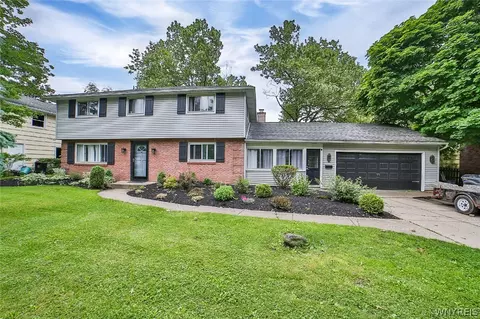 60 Wiltshire Rd, Amherst, NY 14221