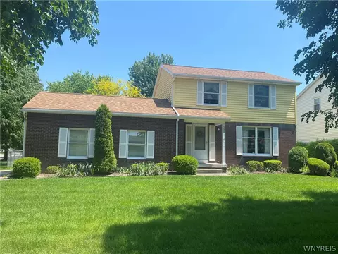 150 Shady Grove Dr, East Amherst, NY 14051