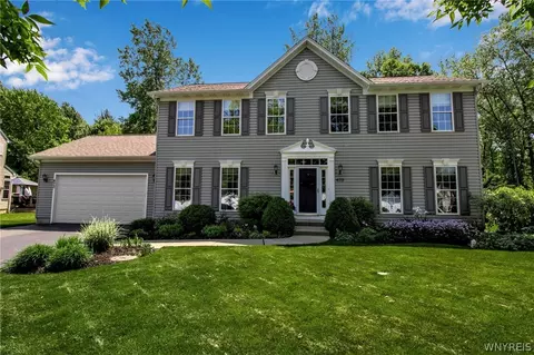 473 Tiburon Ln, East Amherst, NY 14051