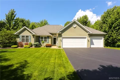 5706 Salt Rd, Clarence, NY 14031