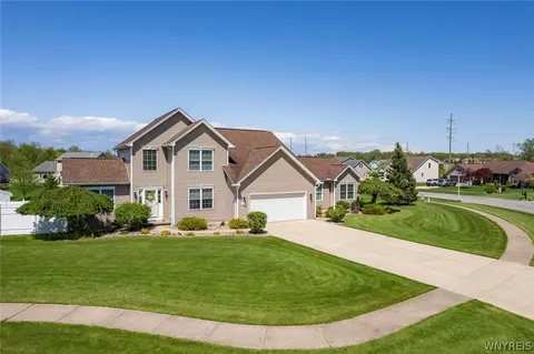 4610 John Michael, Hamburg, NY 14075