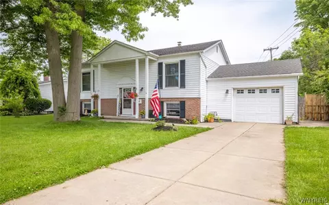 977 Carter Dr, Grand Island, NY 14072