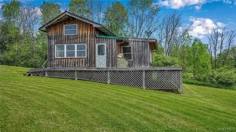 9439 Findlay Rd, Farmersville Station, NY 14060