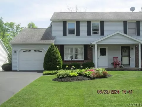 4309 Twilight Ln, Hamburg, NY 14075