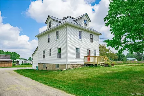 7601 Ridge Rd, Hartland, NY 14067