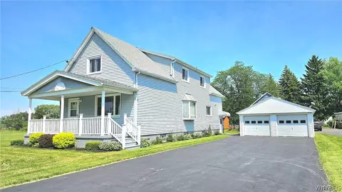19 S Henry St, Cheektowaga, NY 14227