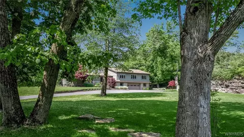 5055 Old Goodrich Rd, Clarence, NY 14031
