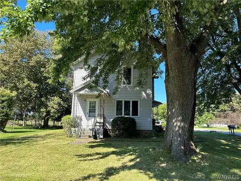 108 Maple Ave, Ridgeway, NY 14103