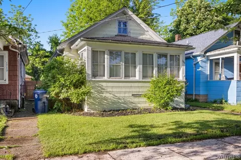 1715 North Ave, Niagara Falls, NY 14305