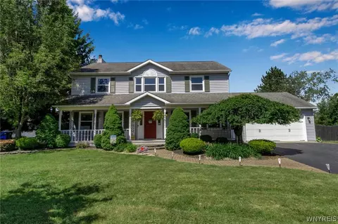 7 Stoneridge Ln, Newstead, NY 14001