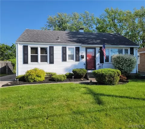 93 Princeton Ave, Depew, NY 14043