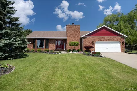 63 Windham Ln, Grand Island, NY 14072