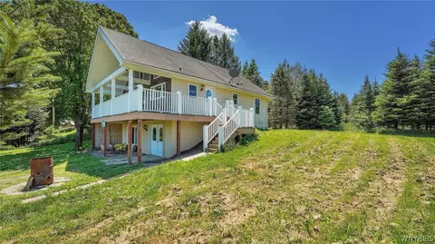 10767 Hilliker Rd, Yorkshire, NY 14173