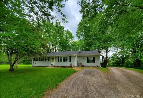 9040 Alleghany Rd, Pembroke, NY 14036