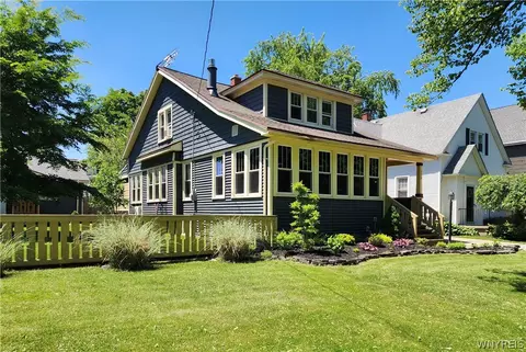 239 Potters Rd, Buffalo, NY 14220