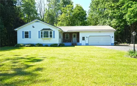 12603 Koepsel Rd, Newstead, NY 14001