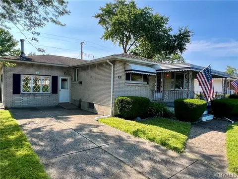 82 Patricia Ln, Cheektowaga, NY 14227