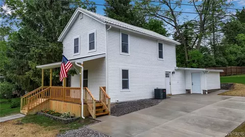 9 Olive St, Attica, NY 14011