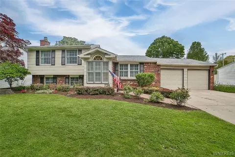 726 Wurlitzer Dr, North Tonawanda, NY 14120