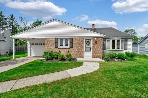 76 Chateau Ct, Depew, NY 14043