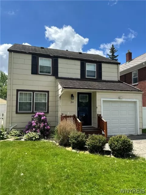 24 Fairchild Dr, Amherst, NY 14226