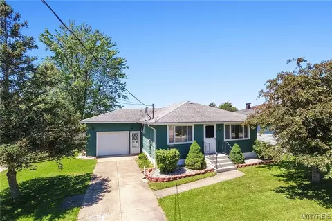 200 Dean Rd, Depew, NY 14043