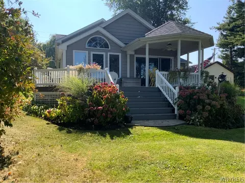 11081 Lakeshore Rd #19, Yates, NY 14098