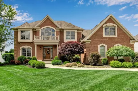 8895 Stonebriar Dr, Clarence Center, NY 14032