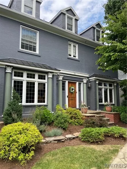 114 Meadow Rd, Buffalo, NY 14216