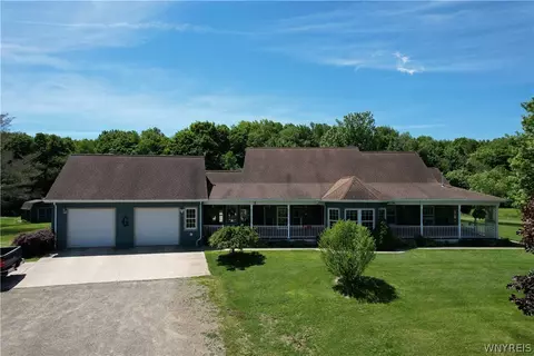 11354 Scotch Rd, Freedom, NY 14065