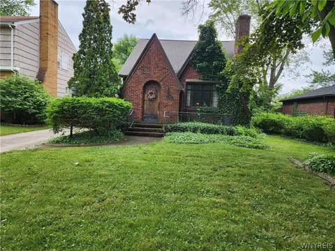 300 Berryman Dr, Amherst, NY 14226