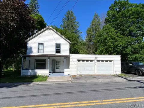 27 North St, Morrisville, NY 13408