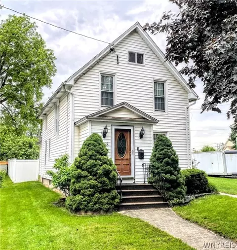 18 Mount View Pl, Lancaster, NY 14086