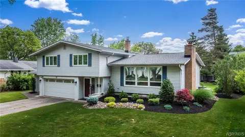 97 Colony Ct, Amherst, NY 14226