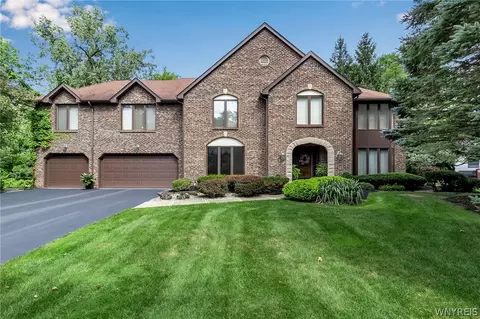 30 Deer Run Ct, Amherst, NY 14221