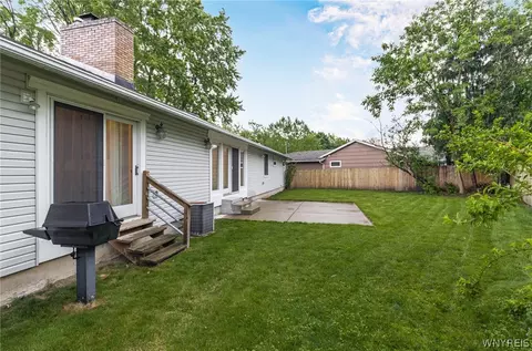 13 Devon Ln, Amherst, NY 14221 photo 5