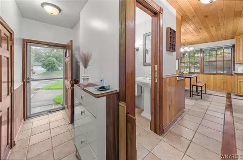 13 Devon Ln, Amherst, NY 14221 photo 7