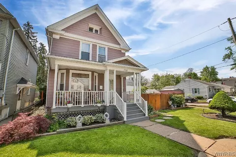 2887 Mckoon Ave, Niagara Falls, NY 14305