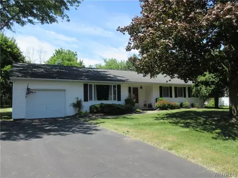 74 River St, Batavia, NY 14020